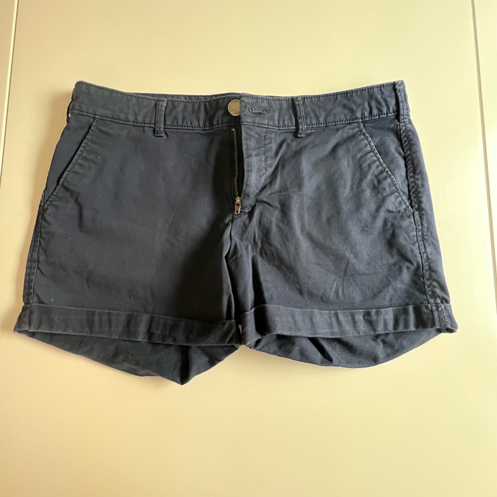 Gap skinny boyfriend navy shorts, size 4.